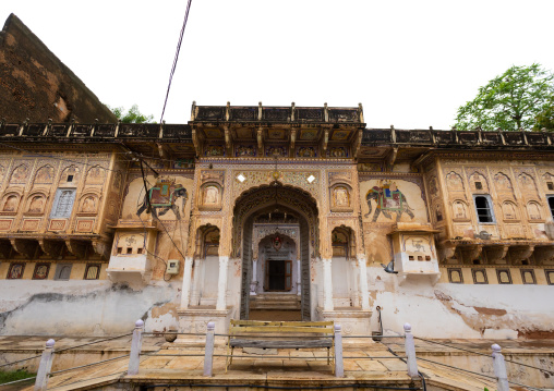 Old historic haveli door, Rajasthan, Nawalgarh, India