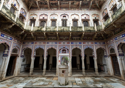 Old historic haveli courtyard, Rajasthan, Nawalgarh, India