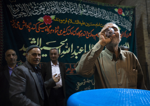 Mourning in the bazaar, Isfahan province, Isfahan, Iran