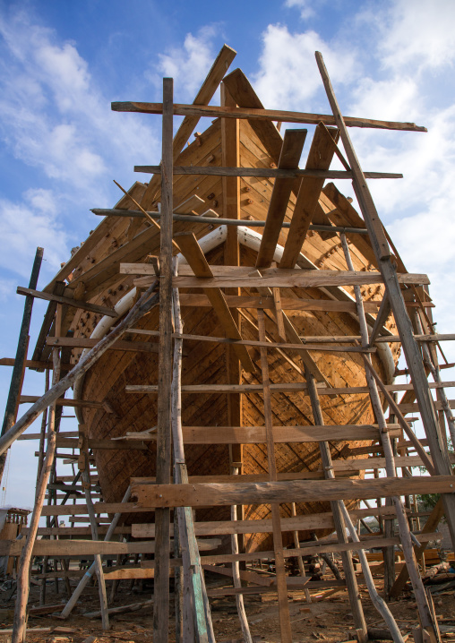 traditional ships called lenj being built, Qeshm Island, Salakh, Iran