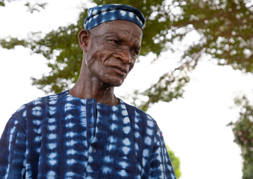 Musician during a Goli sacred mask dance in Baule tribe, Région des Lacs, Bomizanbo, Ivory Coast