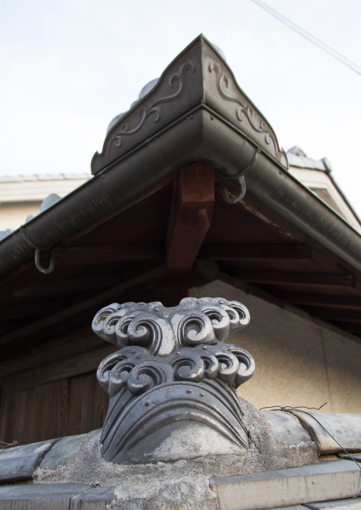 Side view of the roof of japanese old temple, Hypgo Prefecture, Himeji, Japan