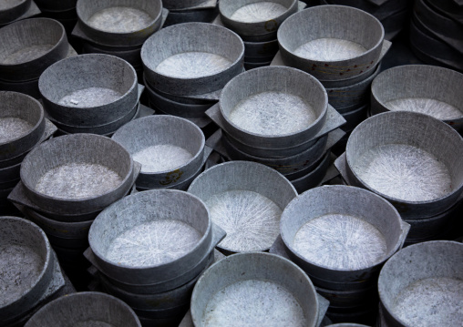 Natural stone kitchen bowls plates for sale in a shop, Najran Province, Najran, Saudi Arabia