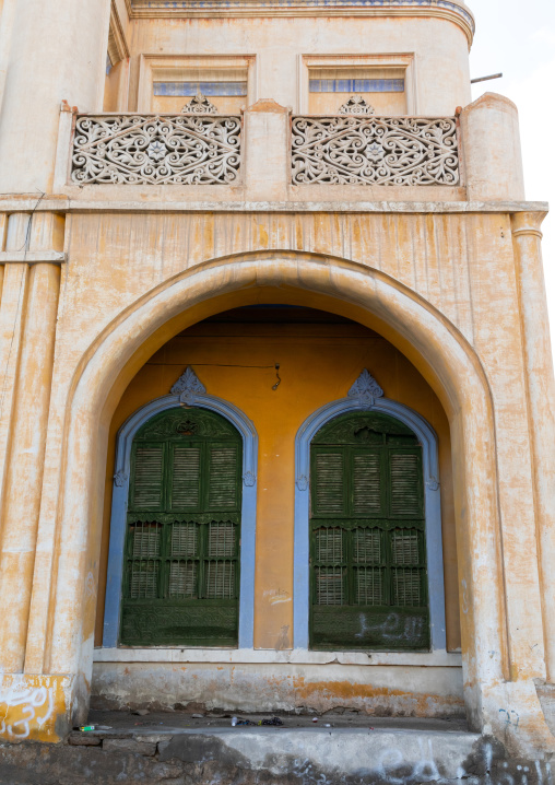 Kaki house windows, Mecca province, Taïf, Saudi Arabia