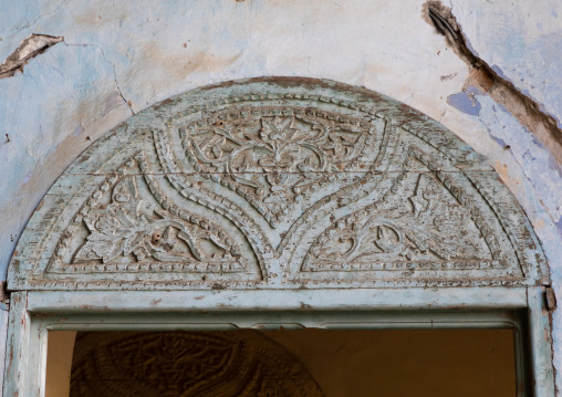 Abandoned Abdullah al-Suleiman palace doorway, Mecca province, Taïf, Saudi Arabia