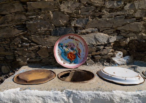 Traditional oven in an old house with enamel plates, Rijal Almaa Province, Rijal Alma, Saudi Arabia