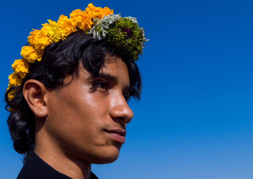 Portrait of a saudi flower man, Asir province, Al Farsha, Saudi Arabia