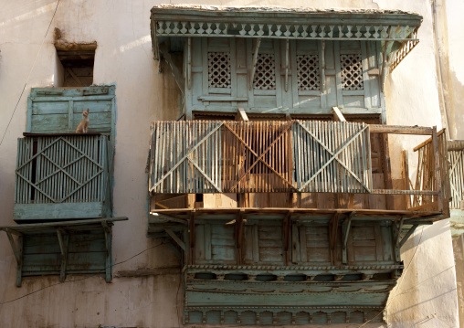 Old house with wooden mashrabiya in al-Balad quarter, Mecca province, Jeddah, Saudi Arabia