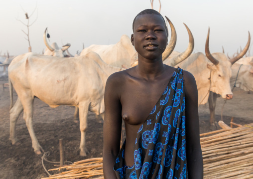 Portrait of a Mundari tribe woman in a cattle camp, Central Equatoria, Terekeka, South Sudan